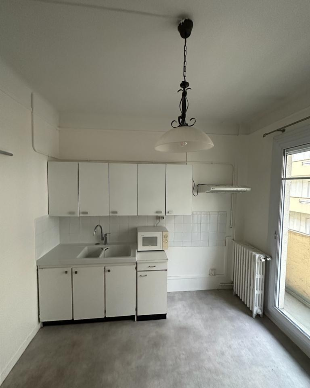 Cuisine avant rénovation Montrouge — AZ Batiments