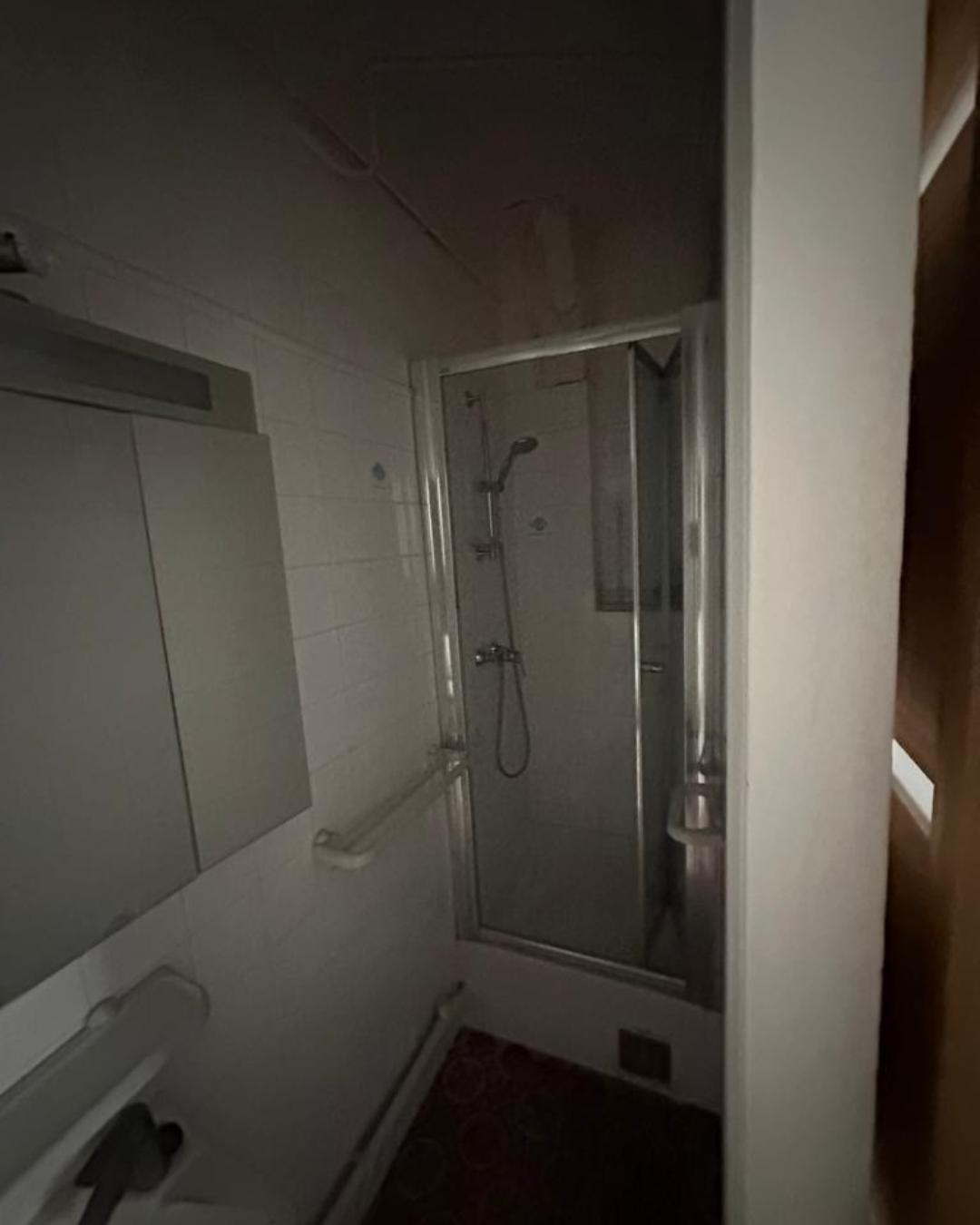 Rénovation complète appartement Montrouge salle de bain avant travaux AZ Batiments