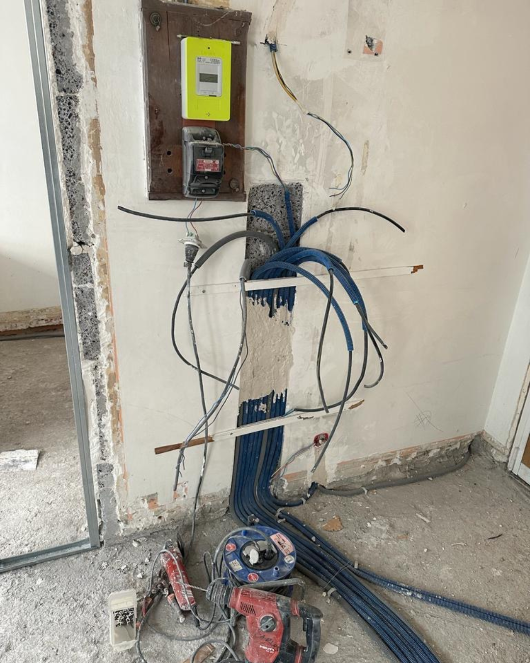 Rénovation complète appartement Montrouge parquet abîmé avant remplacement AZ Batiments